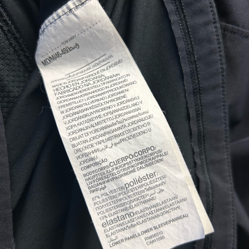 Under Armour Men's Black Fitted Threadborne Jacket - Picture 3 of 5